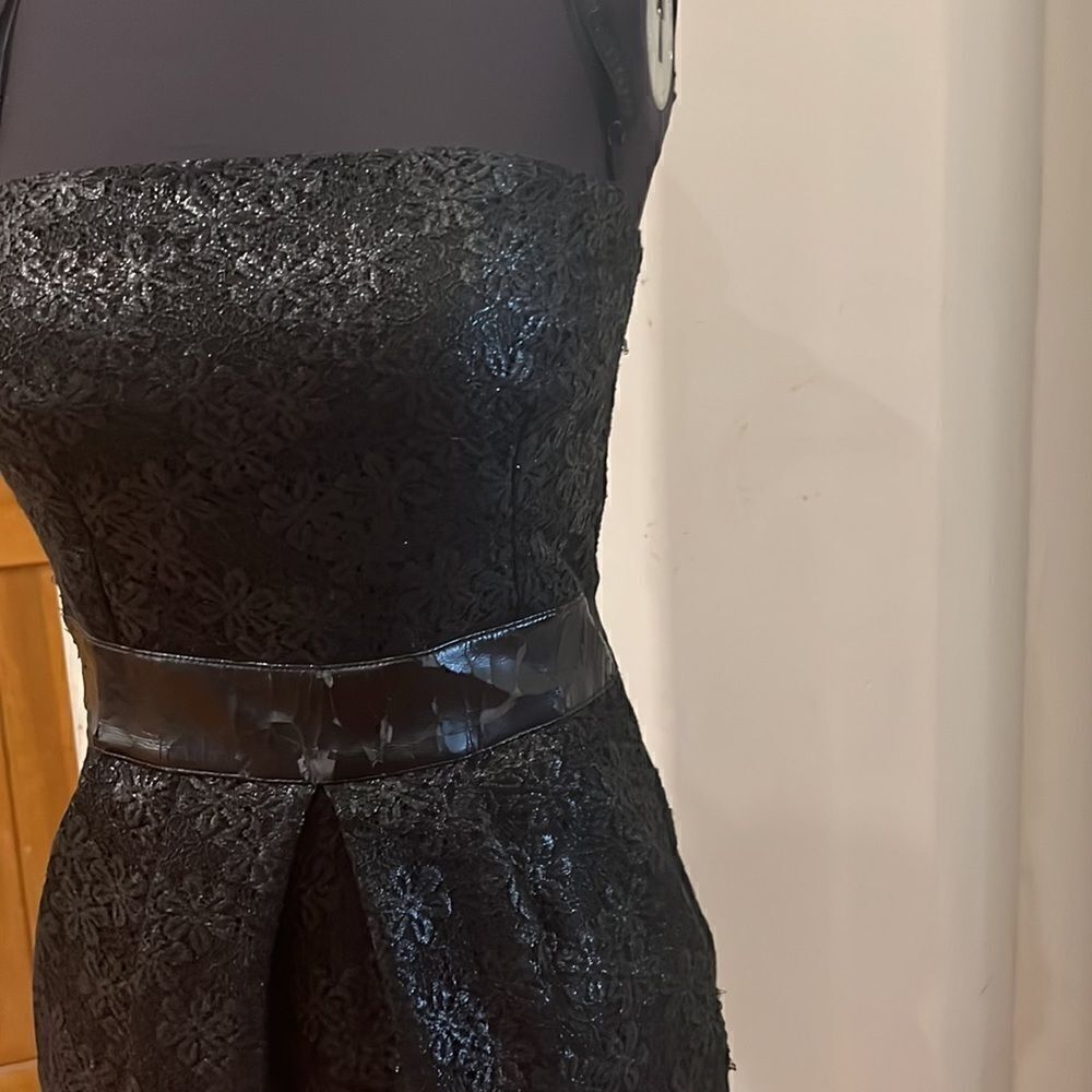 Dolce and Gabbana dress black lace size 40 belt area pilling - Picture 2 of 5
